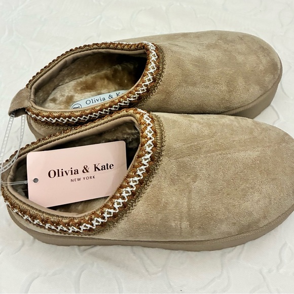 olivia&kate Shoes - Women's Tan Ankle Booties